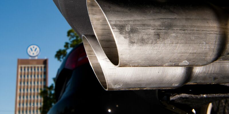 Die Länderchefs von Bayern und Niedersachsen fordern eine Lockerung des ab 2035 geplanten Verbots der Neuzulassung von Autos mit Verbrennungsmotor. (Symbolbild) - Foto: Julian Stratenschulte/dpa