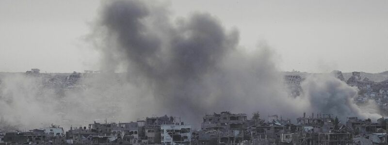 Es wird der Einmarsch weiterer Truppen in Gaza erwartet. - Foto: Maya Alleruzzo/AP/dpa