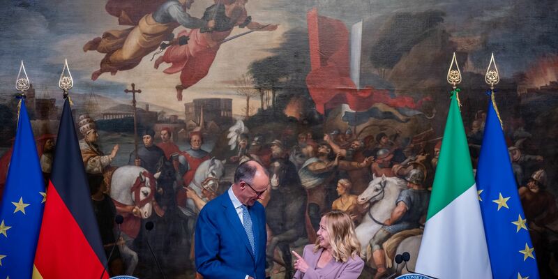 Migration war eins der Hauptthemen des Gesprächs zwischen Merz und Meloni. - Foto: Michael Kappeler/dpa