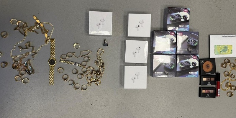 BPOL-HB: Zivilfahndern Hehlerware angeboten, als Quittung vorläufig festgenommen. - Foto: presseportal.de