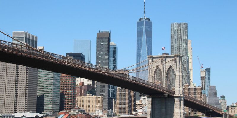 Die Brooklyn Bridge in New York wurde am Abend zum Unglücksort. (Archivbild) - Foto: Christina Horsten/dpa
