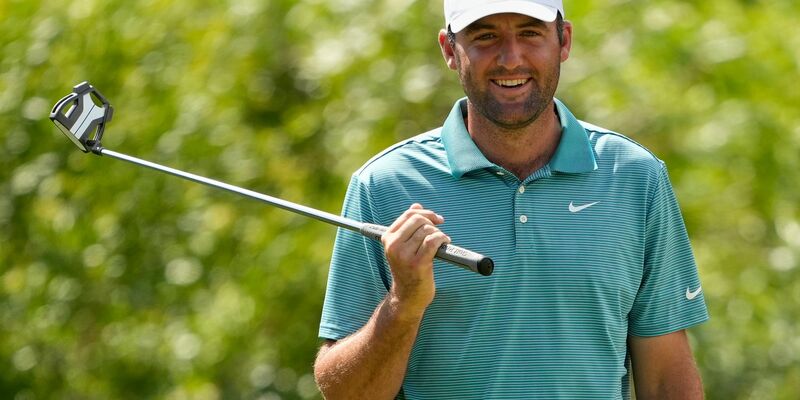 Scottie Scheffler hat bei der PGA Championship nach der dritten Runde die Führung übernommen. - Foto: Matt York/AP/dpa