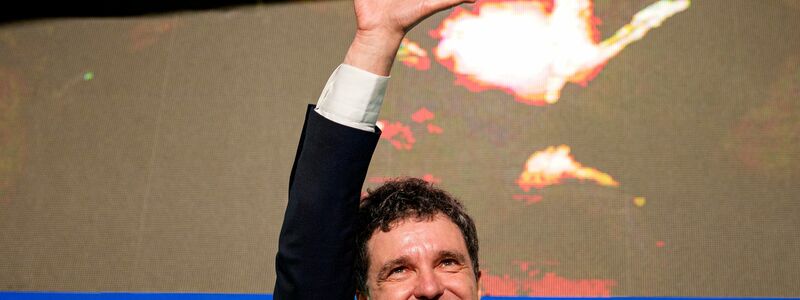 Der liberalkonservative Pro-Europäer Nicusor Dan kandidiert bei der Präsidenten-Stichwahl in Rumänien. (Archivbild) - Foto: Andreea Alexandru/AP/dpa