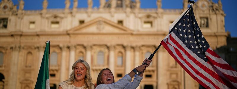 Leo XIV. ist der erste US-amerikanische Papst.  - Foto: Andrew Medichini/AP/dpa