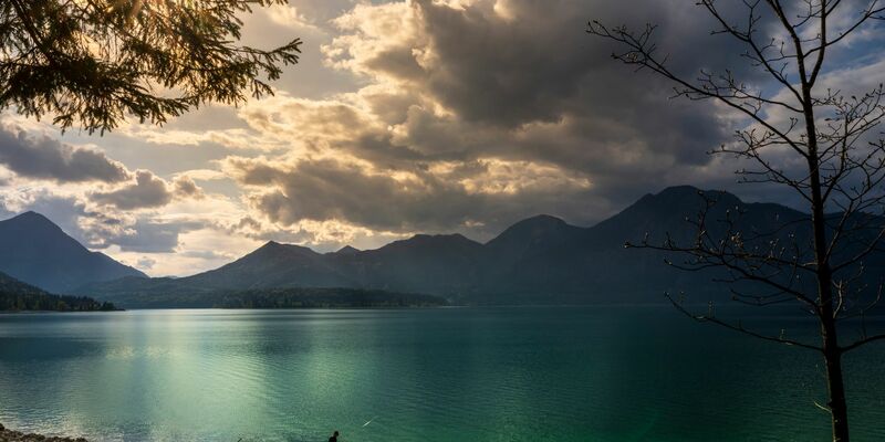 Nach einem sonnenreichen Start in die neue Woche wird das Wetter ab Mittwoch unbeständig. (Foto-aktuell) - Foto: Peter Kneffel/dpa