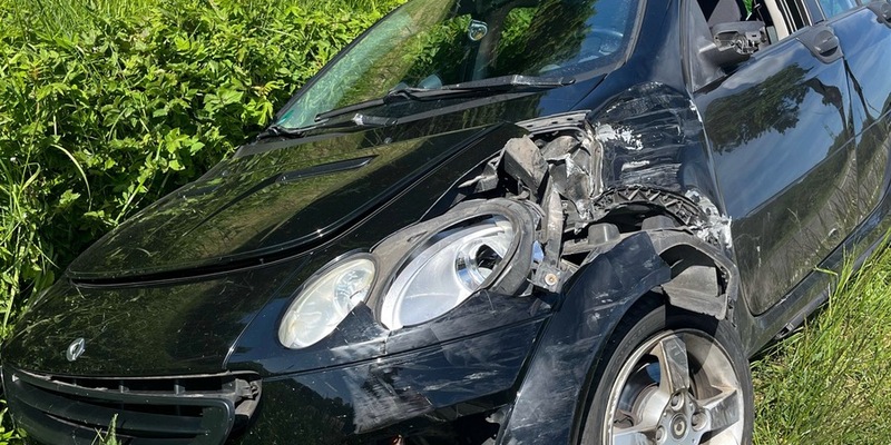 POL-GM: In Kurve von der Straße abgekommen - Foto: presseportal.de