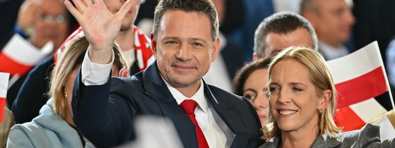 Der Warschauer Oberbürgermeister Rafal Trzaskowski muss in die Stichwahl um die polnische Präsidentschaft. - Foto: Piotr Polak/PAP/dpa