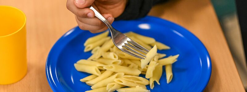 In kleinen Schritten vorangehen. Schon eine andere Nudelform zu essen, könnte ein Erfolg sein. (Symbolbild) - Foto: Jens Kalaene/dpa