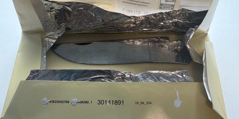 BPOL-HH: (FOTO) Bundespolizei am Hamburg Airport: Messerklinge in Schokoladentafel versteckt - Ordnungswidrigkeitenanzeige - Foto: presseportal.de