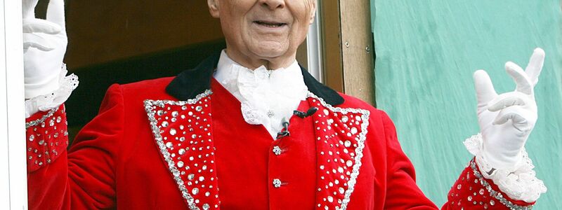 Freddy Quinn liebte den Zirkus und trat oft als Zirkusdirektor im Fernsehen auf. (Archivbild) - Foto: Maurizio Gambarini/dpa