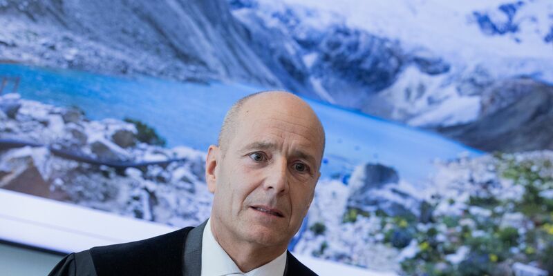 Richter Meyer vom OLG Hamm will kommende Woche verkünden, wie das Gericht im Fall der sogenannten Klimaklage eines peruanischen Landwirts und Bergführers gegen den Energiekonzern RWE entschieden hat. - Foto: Rolf Vennenbernd/dpa