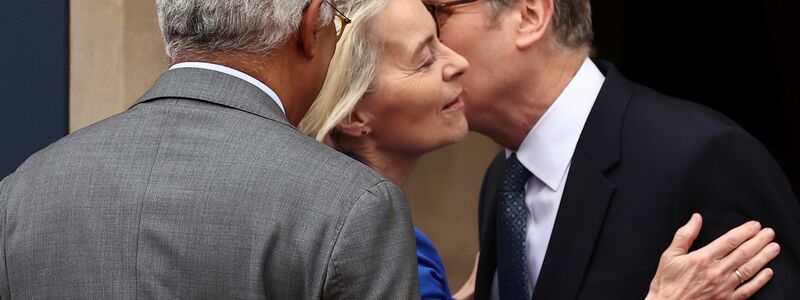 Enger kooperiert werden soll unter anderem bei den Themen Sicherheit und Verteidigung, Lebensmittelstandards, Energie, Migration. - Foto: Henry Nicholls/Pool AFP/AP/dpa