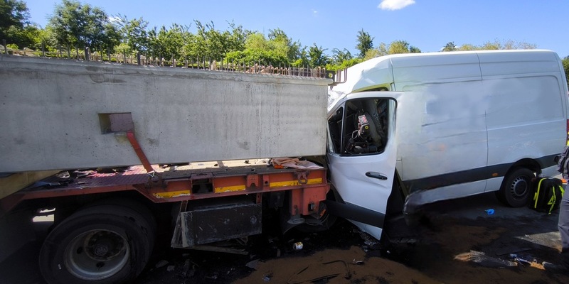 FW-OB: Schwerer Verkehrsunfall auf der A3: Eine verletzte Person - Foto: presseportal.de