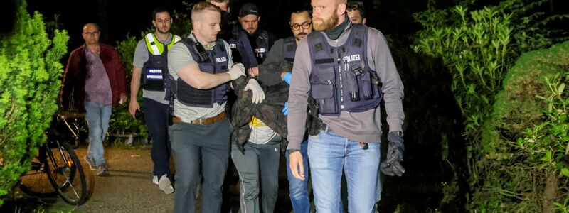 Bei dem Festgenommenen handelt es sich laut Polizei «mit an Sicherheit grenzender Wahrscheinlichkeit» um den gesuchten Tatverdächtigen. - Foto: Tim Oelbermann/dpa