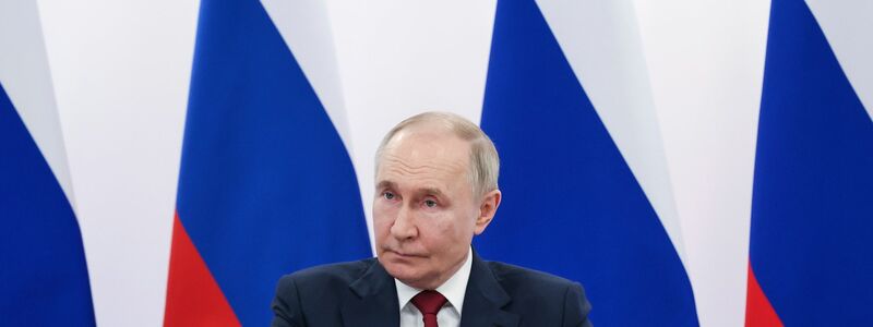 Russlands Präsident Putin verweist auf ein Memorandum mit der Ukraine, das ausgearbeitet werden müsse. - Foto: Vyacheslav Prokofyev/Pool Sputnik Kremlin/AP/dpa