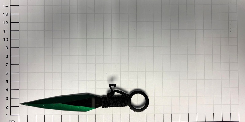 BPOL NRW: Bundespolizei findet Wurfmesser bei 45-Jährigem auf - Foto: presseportal.de