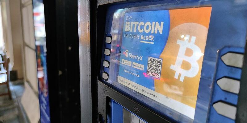 Bitcoin-Geldautomat (Archiv) - Foto: über dts Nachrichtenagentur