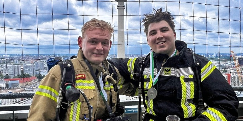 FW-OLL: 770 Stufen bis zum Ziel, Huntloser Feuerwehrmann bezwingt Park Inn Hotel in Berlin - Foto: presseportal.de