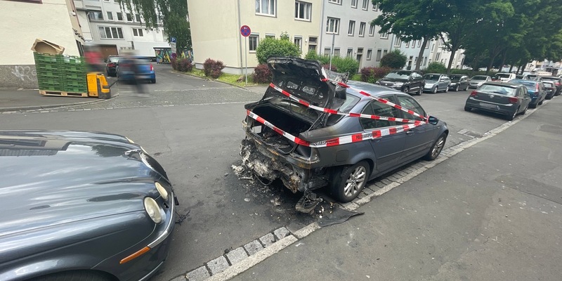 POL-RBK: Kürten - Pkw komplett ausgebrannt - Zeugensuche - Foto: presseportal.de