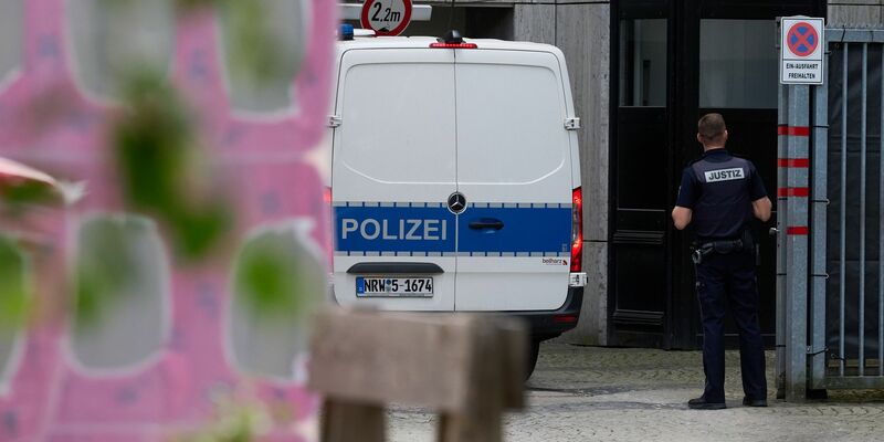 Im Landgericht Bielefeld wurde der Tatverdächtige einem Haftrichter vorgeführt.  - Foto: Bernd Thissen/dpa