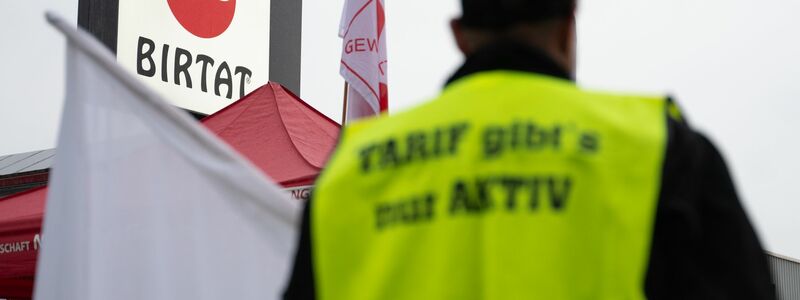 Die Gewerkschaft fordert ein Einstiegsgehalt von 3.000 Euro. - Foto: Markus Lenhardt/dpa