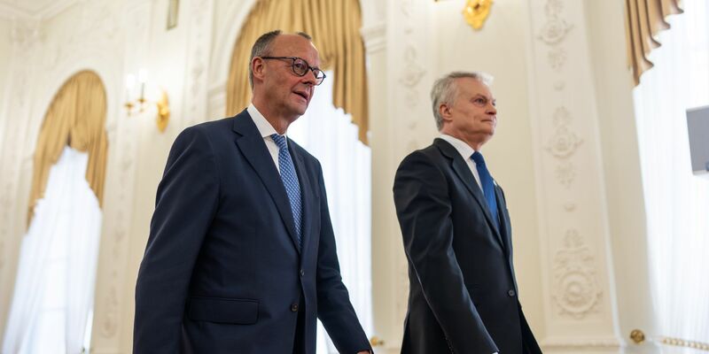 «Mehr als besorgt» sei die Bundesregierung angesichts der Ausweitung des israelischen Militäreinsatzes und vielen hungernden Menschen im Gazastreifen.  - Foto: Michael Kappeler/dpa