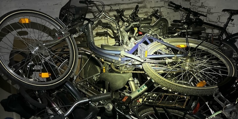 POL-E: Essen: GPS-Tracker führt erneut zum Erfolg - zahlreiche Fahrräder aus Kellerraum sichergestellt - Foto: presseportal.de