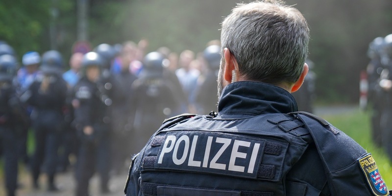 POL-DA: Darmstadt: Für den Ernstfall vorbereitet / Große Polizeiübung im Fußballstadion - Foto: presseportal.de