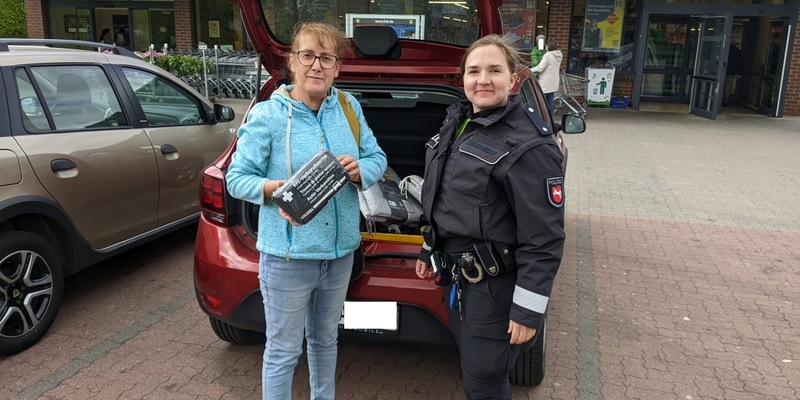 POL-CUX: Verkehrsprävention Verhalten nach einem Unfall - viele positive Gespräche (Foto im Anhang) - Foto: presseportal.de