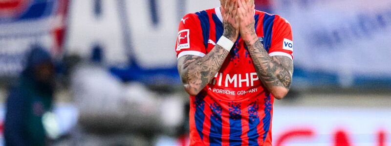 Elversberger Jubel: Fisnik Asllani (l.) traf zum 2:0 für die Gäste. - Foto: Tom Weller/dpa