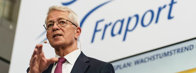 Der Frankfurter Flughafen-Chef Stefan Schulte verspricht bessere Pünktlichkeit. (Archivbild) - Foto: Andreas Arnold/dpa