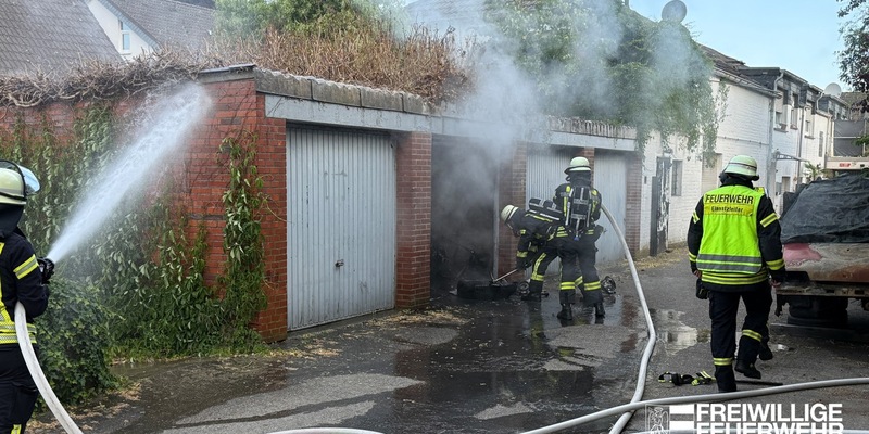 FFW Schwalmtal: Garagenbrand in Schwalmtal-Amern - Feuerwehr verhindert Brandausbreitung - Foto: presseportal.de