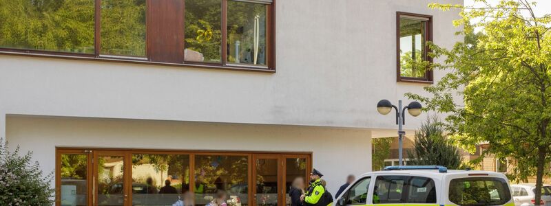 An einer Berliner Grundschule griff ein 13-Jähriger einen 12 Jahre alten Mitschüler mit einem Messer an. - Foto: Julius-Christian Schreiner/dpa