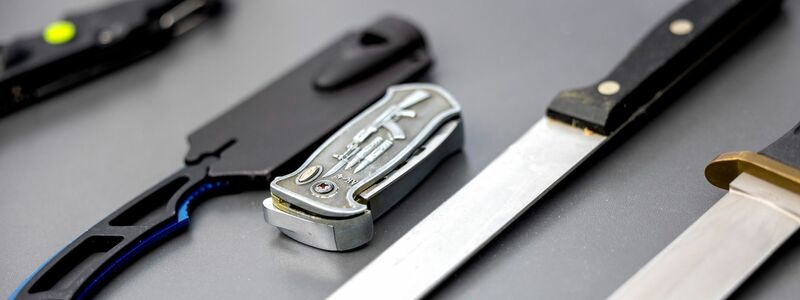 In Berlin soll ein 13-jähriger Schüler einen anderen Jungen mit einem Messer lebensgefährlich verletzt haben.  - Foto: Thomas Banneyer/dpa