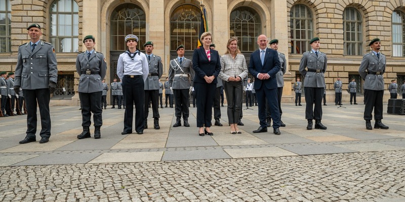 Feierliches Gelöbnis der Bundeswehr vor dem Abgeordnetenhaus von Berlin - Foto: presseportal.de