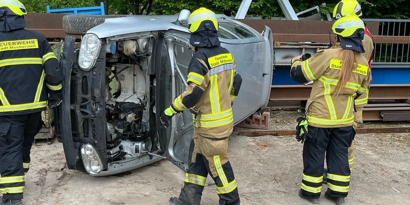FW Mechernich: Zugübung des Löschzugs 2 der Stadt Mechernich am 17. Mai 2025 - Foto: presseportal.de