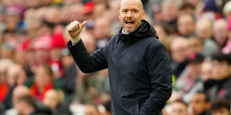 Erik ten Hag unterschrieb in Leverkusen bis Ende Juni 2027. - Foto: Jon Super/AP/dpa