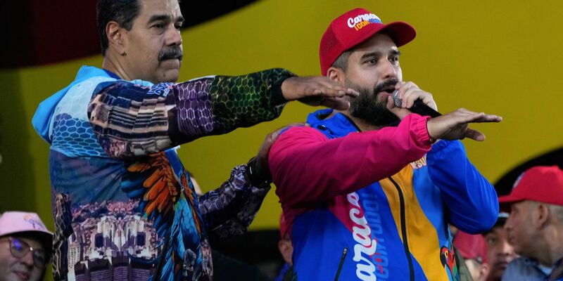 Venezuelas autoritärer Präsident Nicolás Maduro (links) will mit den Wahlen seine Macht zementieren. (Archivbild) - Foto: Ariana Cubillos/AP/dpa