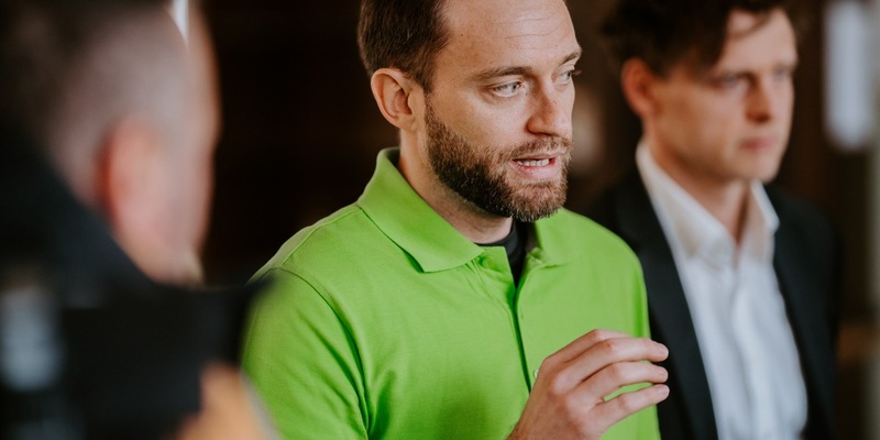 Kein Zaun, aber Gleise – dieser Spielplatz schockt Eltern - Foto: presseportal.de