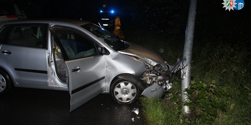 POL-OB: Alleinunfall bei Nässe - Pkw kommt von der Fahrbahn ab, zwei Verletzte - Foto: presseportal.de