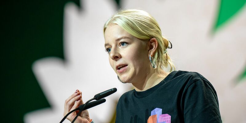 Jette Nietzard fällt öfter mit provokanten Äußerungen in sozialen Medien auf. - Foto: Michael Kappeler/dpa