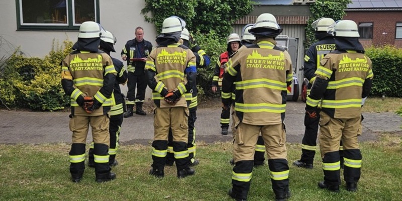 FW Alpen: Interkommunaler Grundlehrgang erfolgreich absolviert - Foto: presseportal.de