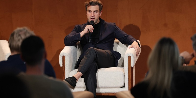 Airbnb kündigt erste globale Live-Musik-Partnerschaft an / Mit einzigartigen Musik-Experiences für Fans auf mehreren Lollapalooza-Festivals weltweit - Foto: presseportal.de