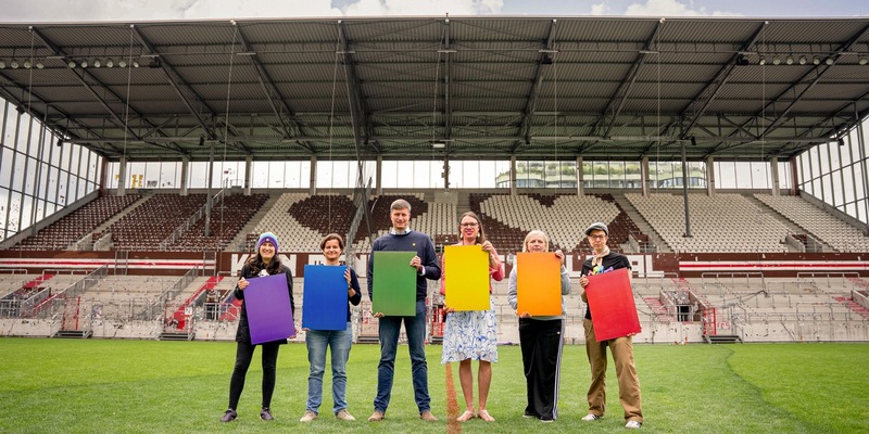 FC St. Pauli und LichtBlick installieren weltweit erste Solaranlage in Regenbogenfarben - Foto: presseportal.de