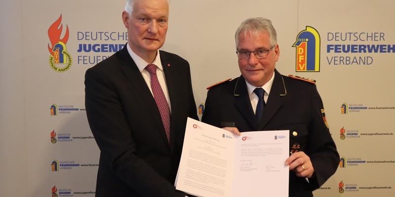 Gemeinsam stark: Feuerwehr und deutscher Mittelstand / Deutscher Feuerwehrverband und der Bundesverband der mittelständischen Wirtschaft (Der Mittelstand. BVMW) wollen noch enger zusammenarbeiten - Foto: presseportal.de