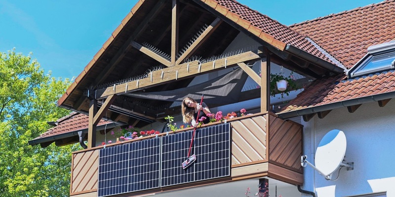 Balkonkraftwerk: Mit Sonnenlicht Portemonnaie entlasten - Foto: presseportal.de