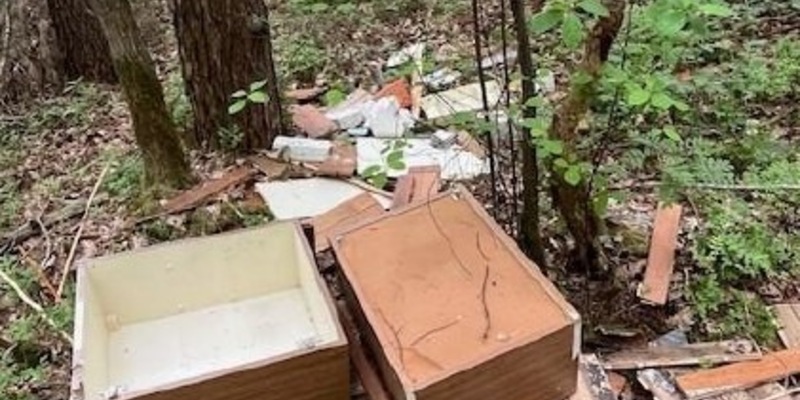 POL-RZ: Polizei ermittelt nach unerlaubter Müllentsorgung - Foto: presseportal.de