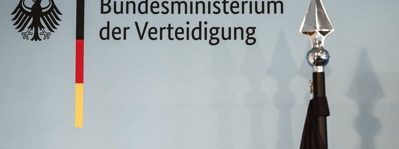 Das Bundesverteidigungsministerium ist den Prüfern zufolge heute wieder vergleichbar groß wie 2012. (Archivbild) - Foto: Hannes P. Albert/dpa