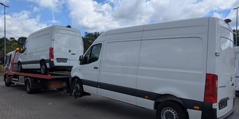 POL-ROW: ++ Polizei stoppt gefährliche Fahrt: Mit 1,3 Promille und 40-Tonner auf der Autobahn ++ Gefährliches Abschleppmanöver in Richtung Frankreich ++ - Foto: presseportal.de