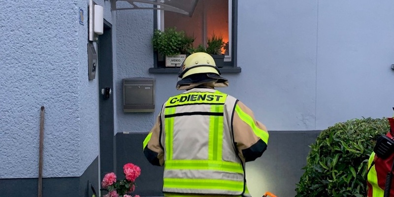 FW-GLA: Brennende Spülmaschine auf der Strickholtstraße - Feuerwehr verhindert Schlimmeres - Foto: presseportal.de